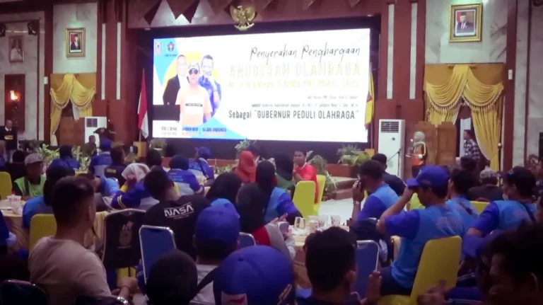 Malam penyerahan penghargaan anugerah olahraga kepada Gubernur Kalsel di gedung Mahligai Pancasila Banjarmasin