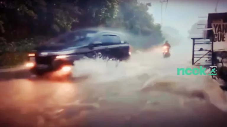 Hujan deras mengguyur Martapura, Kabupaten Banjar, November 2021