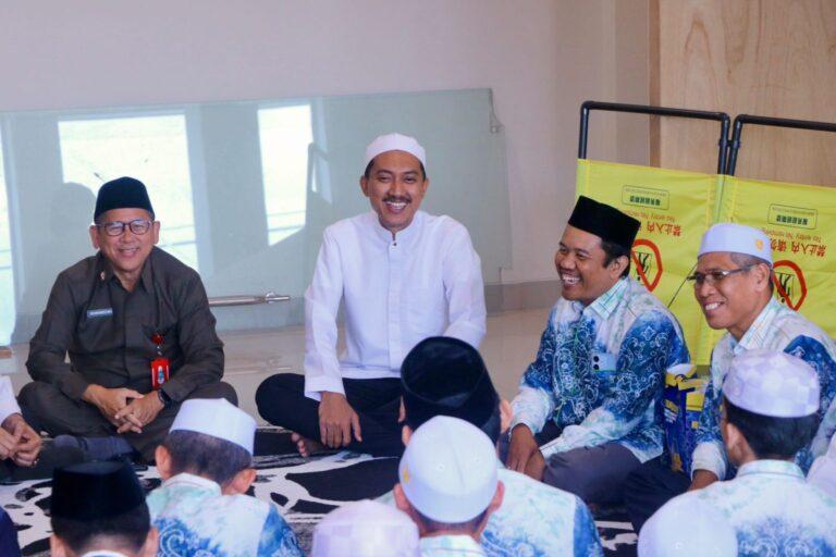 Penuh Keakraban Saat Bupati Saidi Anjangsana ke Penginapan Kafilah MTQ Kalsel 2025