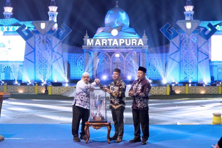 Piala Bergilir Diserahkan, Pemkab Banjar Siap Gelar MTQ Kalsel 2025