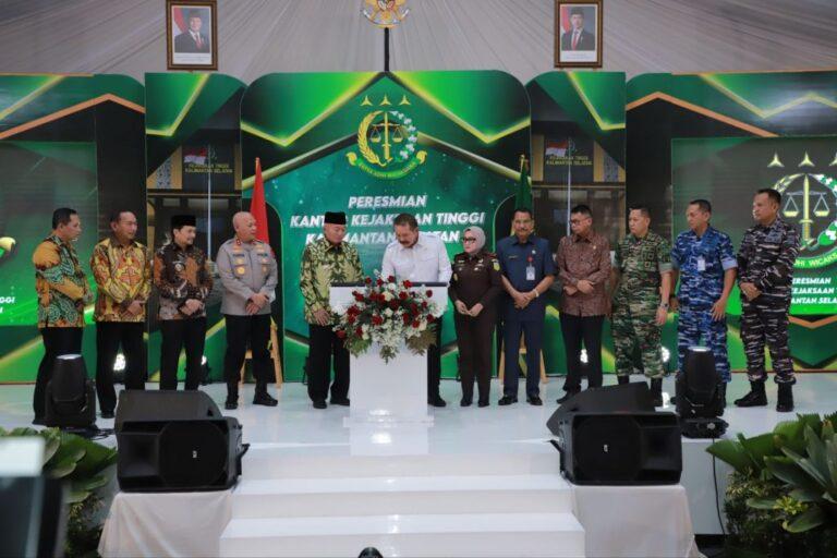 Gubernur Dampingi Jaksa Agung Resmikan Kantor Baru Kejati Kalsel