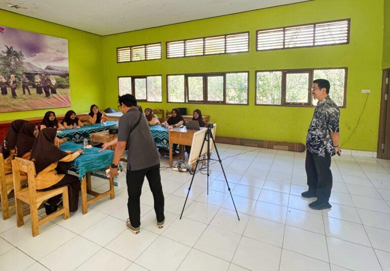 Seniman Masuk Sekolah: Upaya Disbudporapar Banjar Lestarikan Seni Budaya di Kalangan Pelajar