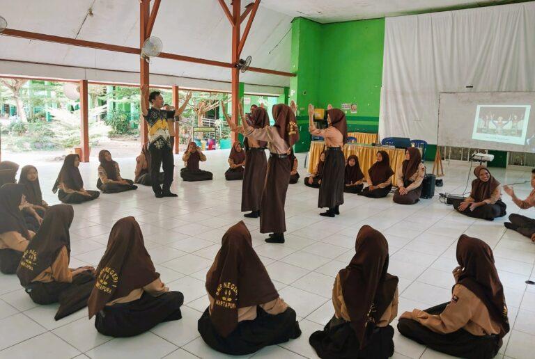 Gerakan Seniman Masuk Sekolah di SMPN 1 Martapura Dimulai, Targetkan Prestasi di Kancah Nasional