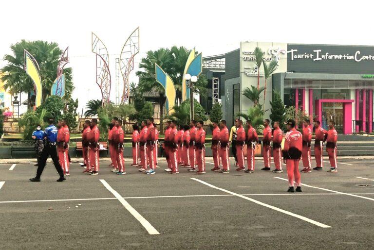 Paskibraka Kotabaru Mulai Latihan Persiapan HUT ke-80 RI di Siring Laut