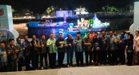 Gemerlap Sungai Martapura di Banjarmasin, Gubernur Kalsel Lepas 17 Jukung Hias